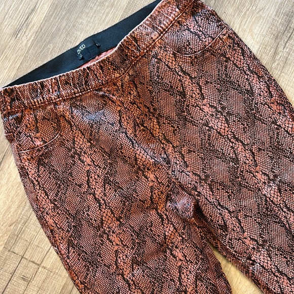beloved Pants - 26”+ Rust & Black Coated Snake print Stretch Pants NWOT S